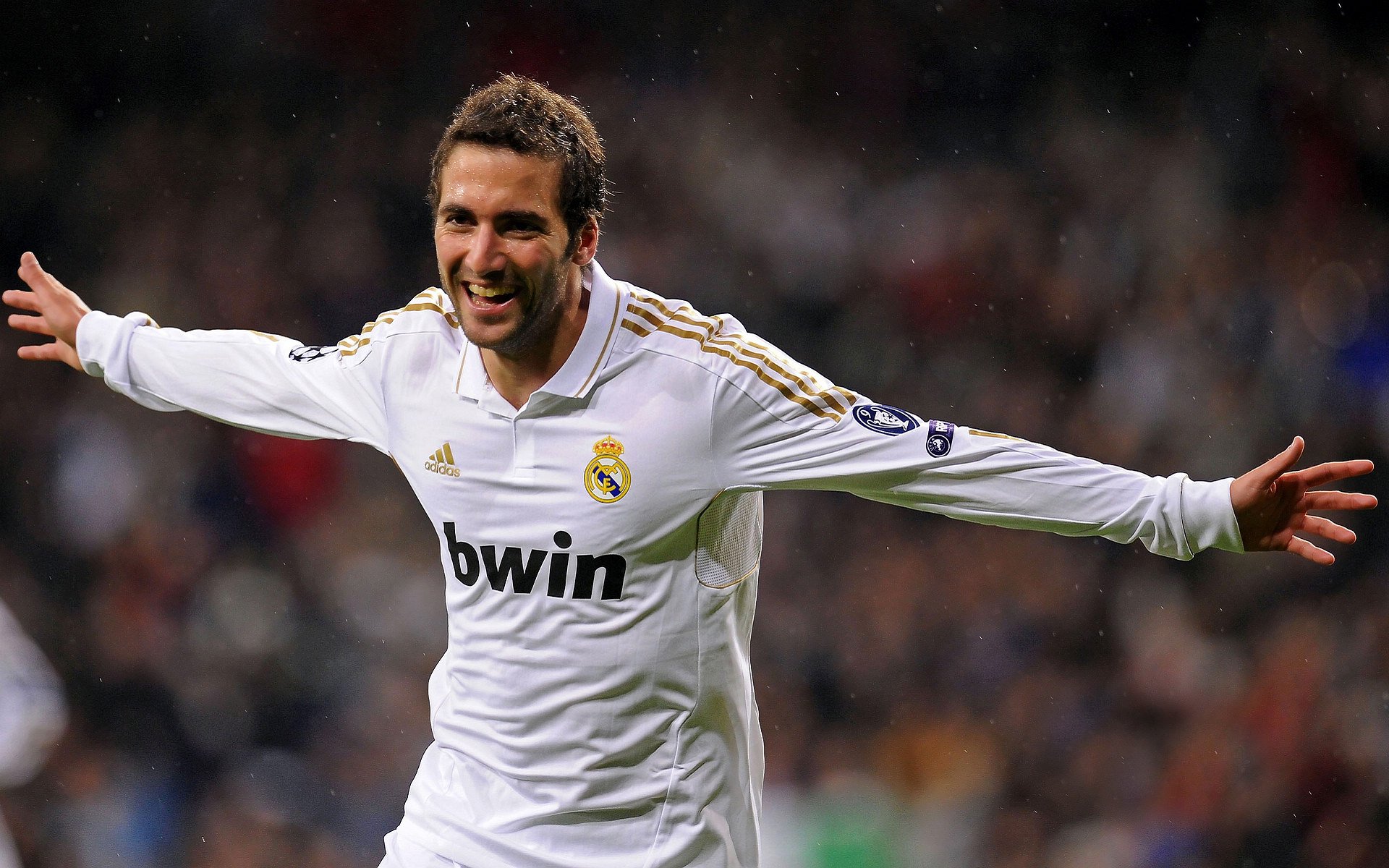 开云入口-2022年总冠军赛：库里在决胜场展现“神射手”本色，单场投中7记三分，带领勇士卫冕